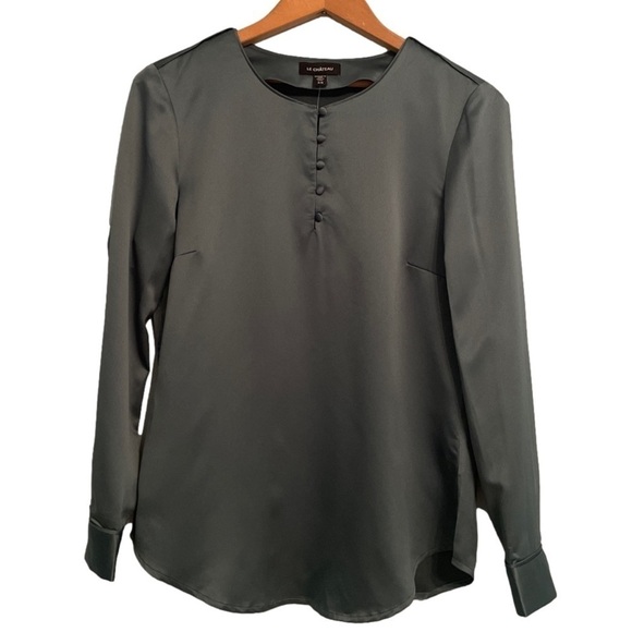 NWT Le Chateau Blouse With Button Details Pine Colour Sz S - Picture 2 of 7